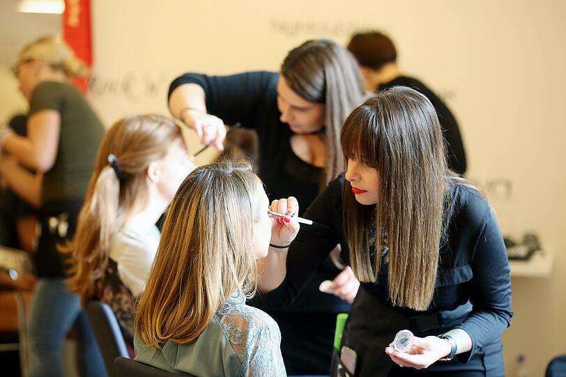 Der AZ-Modelcontest feiert Finale im Silbersaal des Deutschen Theaters. Am Ende war es Jeannie, die die Jury am meisten überzeugt hat. Die 23-Jährige ist die neue Schöne Münchnerin. Die Bilder des Galaabends zum Durchklicken.