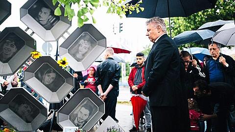 OB Dieter Reiter nach der Kranzniederlegung am Mahnmal.