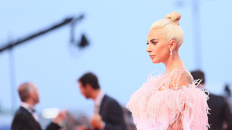 Lady Gaga bietet den Hinterbliebenen der Schusswaffen-Angriffe emotionale Unterstützung an und will Schulen in den betroffenen Gemeinden helfen