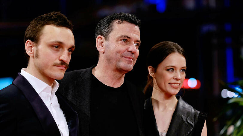 Regisseur Christian Petzold (Mitte), Paula Beer und Franz Rogowski sind mit dem Film "Undine" auf der Auswahlliste der European Film Awards 2020 vertreten.
