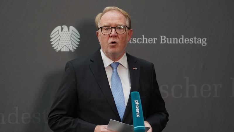 Hans Michelbach (CDU/CSU) gibt ein Statement ab.