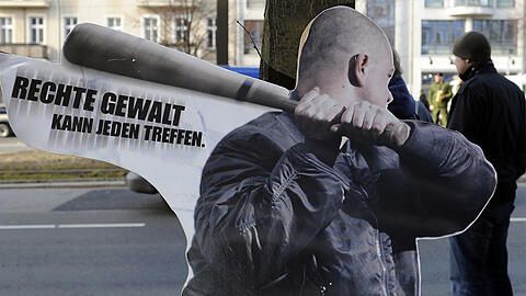 Im Freistaat häufen sich die Fälle rechter Gewalt.