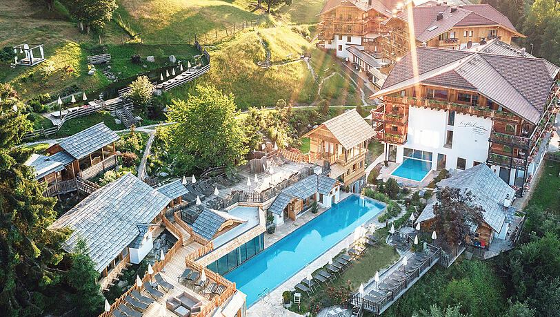 Entspannen Sie im 3.000 m² großen Premium Alpin SPA.