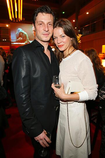 Jessica Schwarz mit Freund Markus Selikovsky beim Empfang der Filmstiftung NRW im Rahmen der 64. Berlinale.