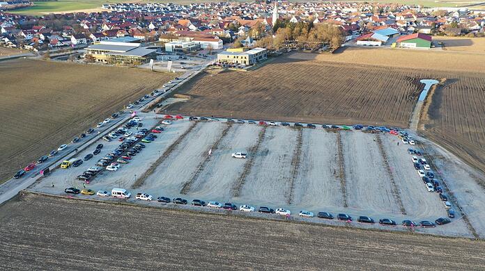 Für die Liebe im Kreis drehen: das Auto-Speeddating in Essenbach.
