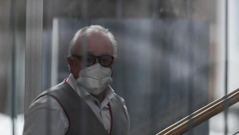 Krisensitzung mit Maske: DFB-Präsident Fritz Keller in Frankfurt.