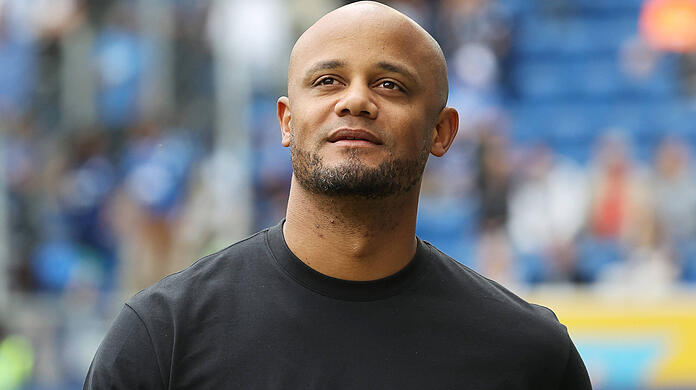 Die Wurzeln im Blick: Bayern-Trainer Vincent Kompany.