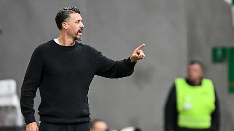Augsburg-Trainer Sandro Wagner hat schon jetzt eine ereignisreiche erste Saisonphase hinter sich. (Archivbild) Augsburg-Trainer Sandro Wagner hat schon jetzt eine ereignisreiche erste Saisonphase hinter sich. (Archivbild)
