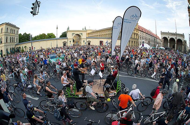 Bilder von der letzten Münchner Radlnacht (7. Juni 2014). Die diesjährige Radlnacht findet am 8. August statt.