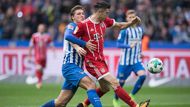 Der FC Bayern spielt bei Hertha BSC nur 2:2. Der FC Bayern spielt bei Hertha BSC nur 2:2.