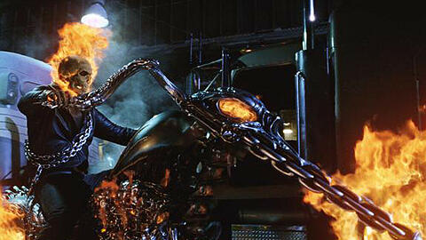 Johnny Blaze (Nicolas Cage)  kämpft im Auftrag des Teufels