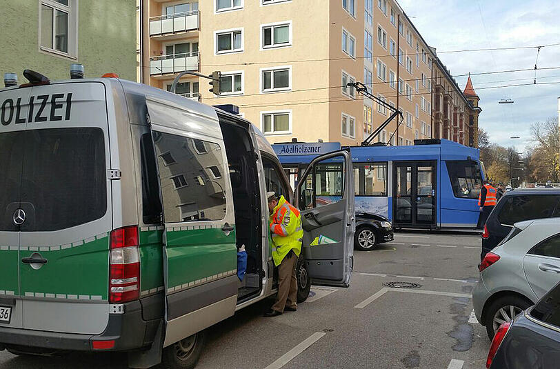 Die Bilder vom schrecklichen Unfall in der Barerstraße.
