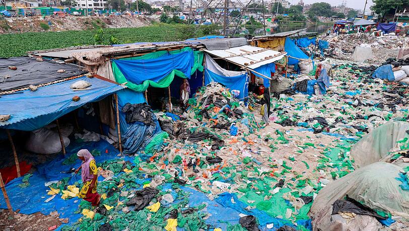Viele Entwicklungsländer versinken mangels Recyclingmöglichkeiten in Plastikmüll. (Archivbild) Viele Entwicklungsländer versinken mangels Recyclingmöglichkeiten in Plastikmüll. (Archivbild)