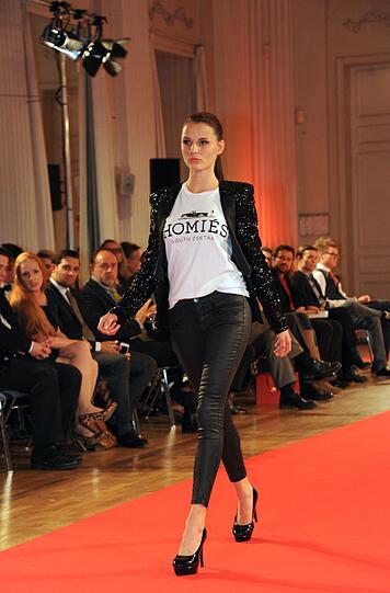 Der AZ-Modelcontest 2013 ist zu Ende. Die Siegerin heißt Marie Scherbinek &mdash; und die 17-Jährige kann ihr Glück immer noch nicht fassen. Wir zeigen die besten Bilder vom Finale in der Residenz.