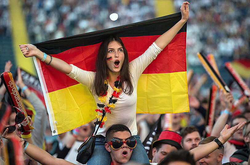 Es gibt nicht nur das hässliche Fan-Gesicht dieser Euro 2016. Sondern auch das schöne und kuriose. Sehen Sie hier die Bilder in unserer Galerie.