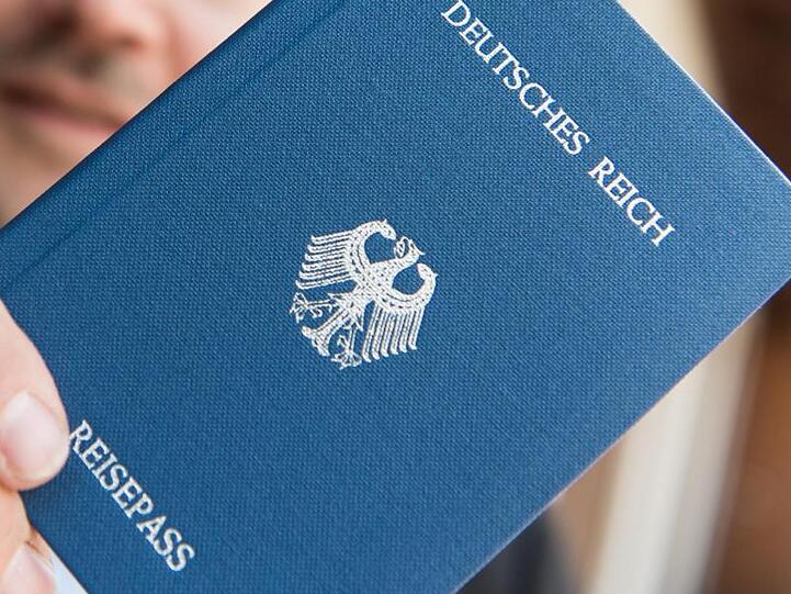 Seehofer verbietet eine Reichsbürger-Gruppe.