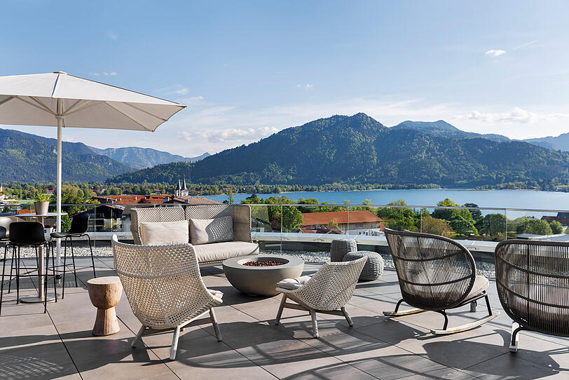 Das Luxushotel liegt sehr nah am Tegernsee. Das Luxushotel liegt sehr nah am Tegernsee.
