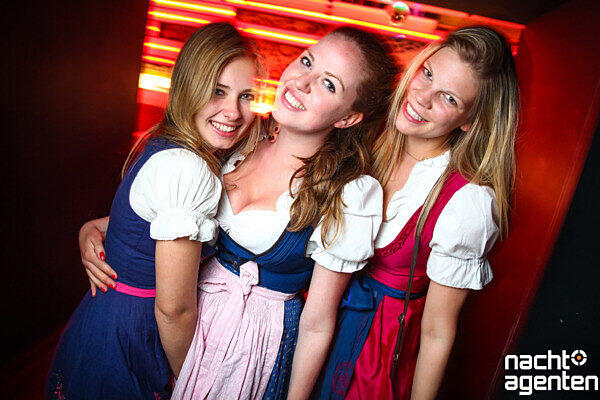 "Frühlingsgefühle" - am Freitag in der Nachtgalerie. Mehr Bilder unter: www.nachtagenten.de.