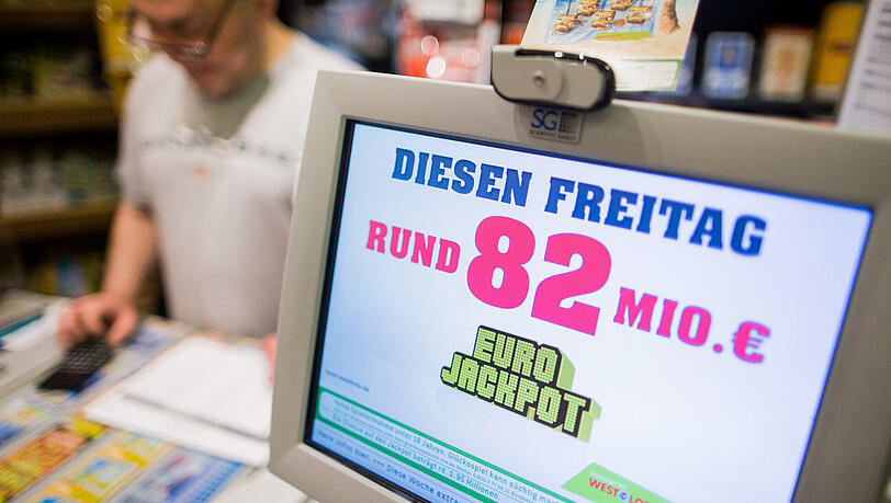 Chance auf einen Rekordgewinn: Im Eurojackpot ist die Gewinnsumme auf 82 Millionen Euro angewachsen. Chance auf einen Rekordgewinn: Im Eurojackpot ist die Gewinnsumme auf 82 Millionen Euro angewachsen.
