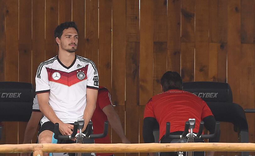 Vorbereitung auf Argentinien: Jogis Jungs bei einer lockeren Trainingseinheit im Campo Bahia am Donnerstag.