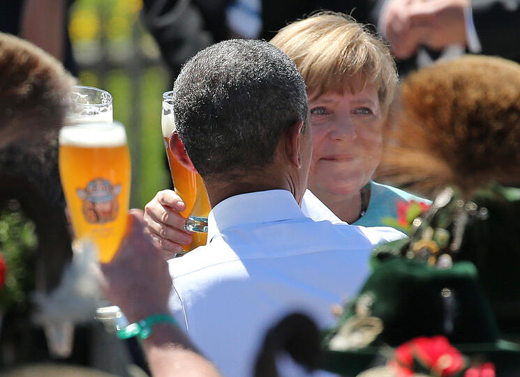 Angela Merkel und Barack Obama bei der Brotzeit in Krün.