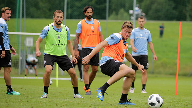 Nach Kaffee und Kuchen ging es am Dienstag direkt zur ersten Trainingseinheit in die Kaiserwinkl-Arena.