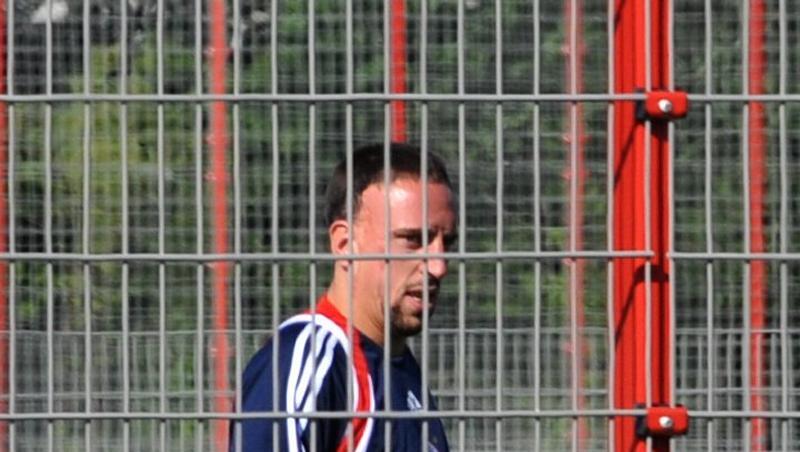 Er darf raus, raus aus dem starren Konzept des Trainers: Franck Ribéry, darf wenn er wieder fit ist, auf seiner Lieblingsposition am linken Flüghel ran. Er darf raus, raus aus dem starren Konzept des Trainers: Franck Ribéry, darf wenn er wieder fit ist, auf seiner Lieblingsposition am linken Flüghel ran.
