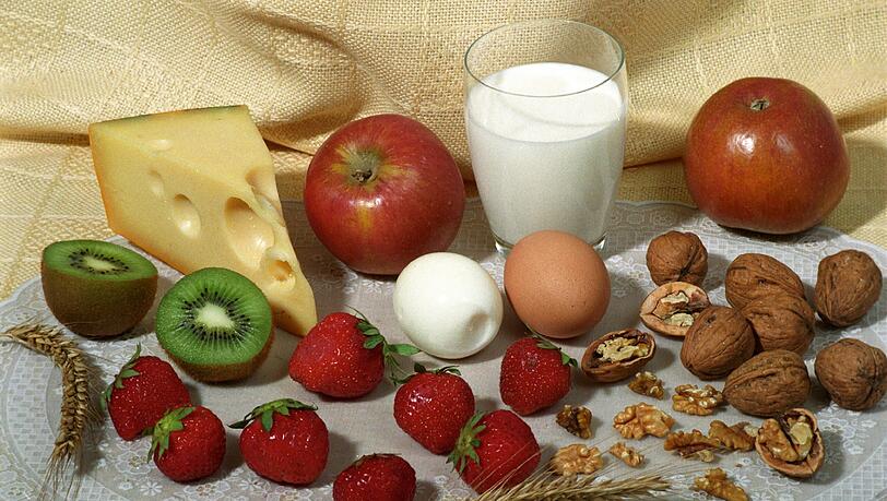Ob Käse, Obst oder Getreide: Viele Menschen reagieren auf Essen allergisch. Ob Käse, Obst oder Getreide: Viele Menschen reagieren auf Essen allergisch.