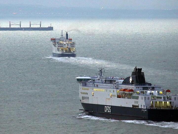 Großbritannen ist nur 34 Kilometer von der EU entfernt: Fähren überqueren bei Dover den Ärmelkanal.