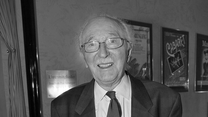 Am 11. März wurde Schauspieler Wolfram A. Günther ("Die Feuerzangenbowle") von einem Auto angefahren und schwer verletzt. Doch von der OP erholte er sich nicht mehr. Mit 90 Jahren starb er am 8. April.