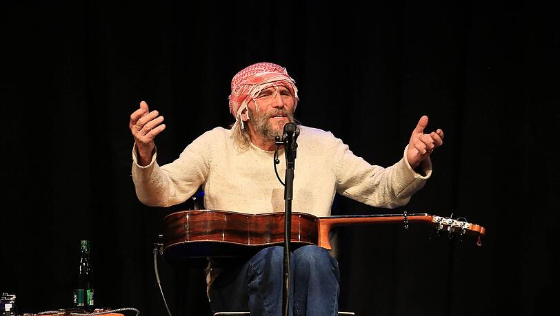 Hans S&ouml;llner im Fr&uuml;hjahr bei einem Auftritt. An Heiligabend wird der Musiker 70 Jahre alt.
