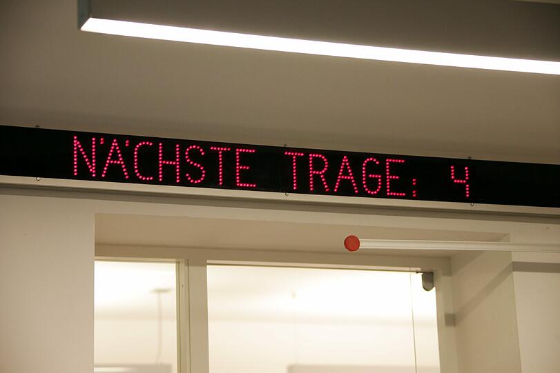 Über eine digitale Anzeige wissen die Ersthelfer immer, wer beim nächsten Noteinsatz dran ist.