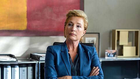 Revierleiterin K&uuml;ppers (Saskia Fischer) hat dieLage und das Team vom "Gro&szlig;stadtrevier" auch in den neu anlaufenden Folgen fest im Blick. Nach vier noch fehlenden Episoden der 38. Staffel folgt direkt Jubil&auml;umsstaffel 39.