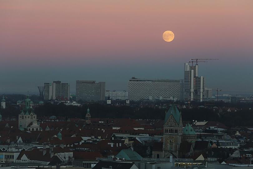 Vollmond über München