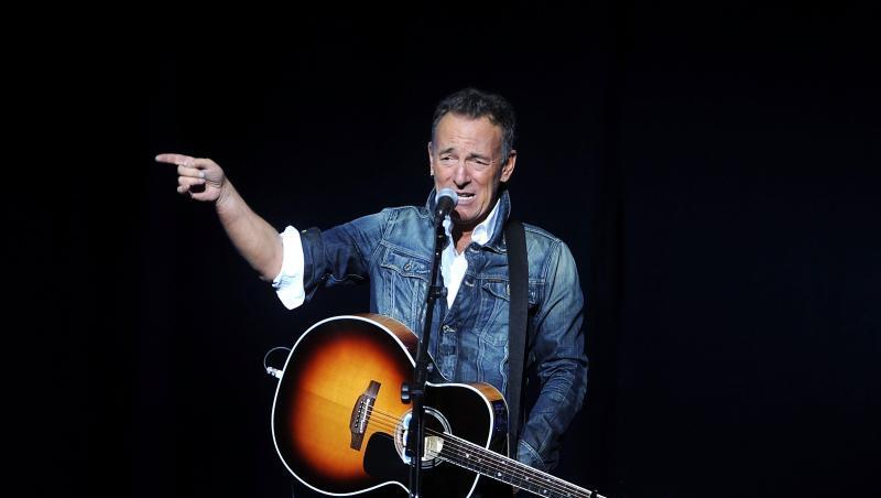 Bruce Springsteen tritt 2018 beim 12. "Stand Up For Heroes"-Benefizkonzert in New York auf. Bruce Springsteen tritt 2018 beim 12. "Stand Up For Heroes"-Benefizkonzert in New York auf.