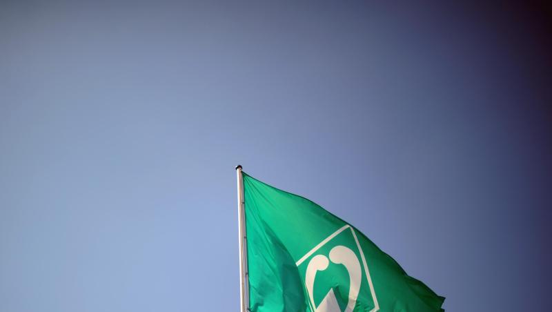 Beim SV Werder Bremen ist ein Spieler positiv auf das Coronavirus getestet worden.