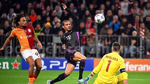 Spielt einen überragende Saison: Bayern-Star Leroy Sané, hier in der Champions League gegen Galatasaray Istanbul.