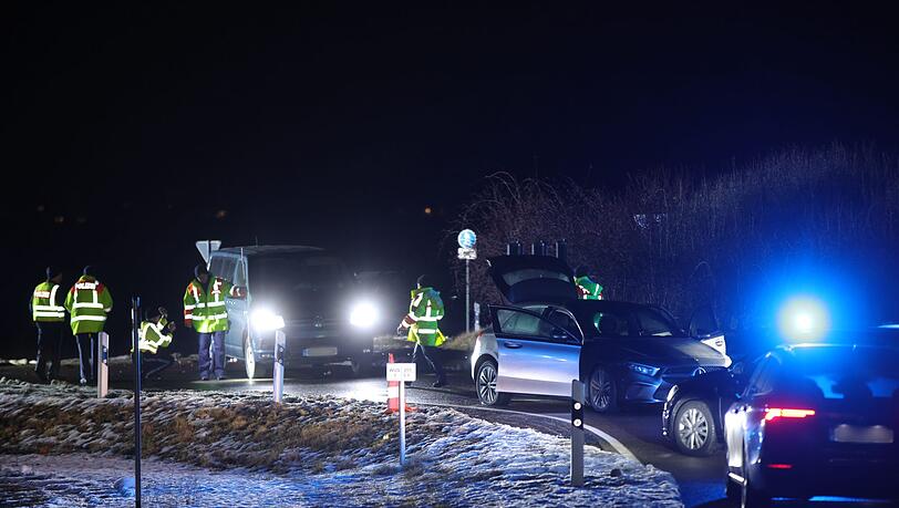 Die Verfolgungsjagd endete mit einem Unfall in Wei&szlig;enburg in Bayern.