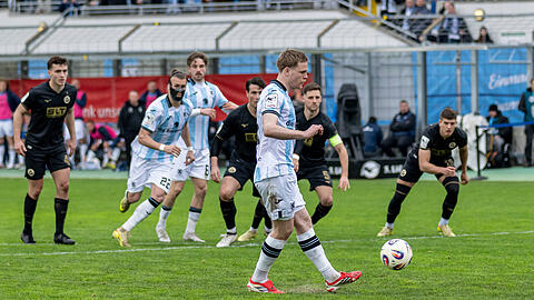 Thore Jacobsen lupfte die L&ouml;wen l&auml;ssig per Elfmeter zum Sieg.