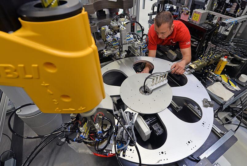 Top 4: Elektrotechnik, Feinmechanik; EG: 48 843 €.