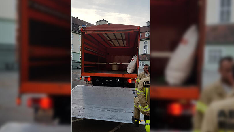 Die Feuerwehr musste am Donnerstagabend ein Fass mit chemischem Gefahrgut entsorgen.
