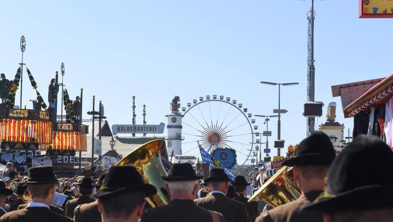 Volksfeste wie das Oktoberfest dürfen noch immer nicht stattfinden. (Archivbild)