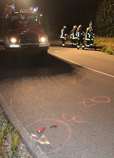 Ein Rollerfahrer und ein Zug prallen bei Mühldorf aufeinander: Der Zweiradfahrer kommt ohne Verletzungen davon