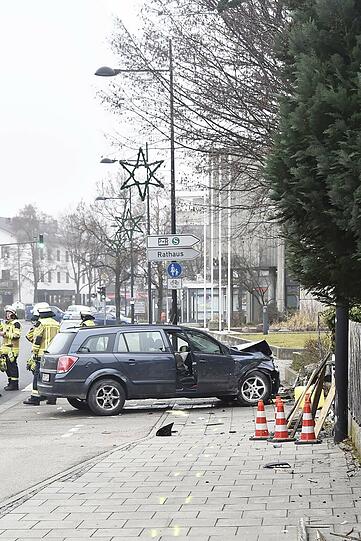 Weitere Bilder vom Unfall in Unterföhring.