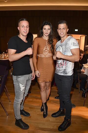 Toni Kraft mit Christine Hammer und Freund James Kraft