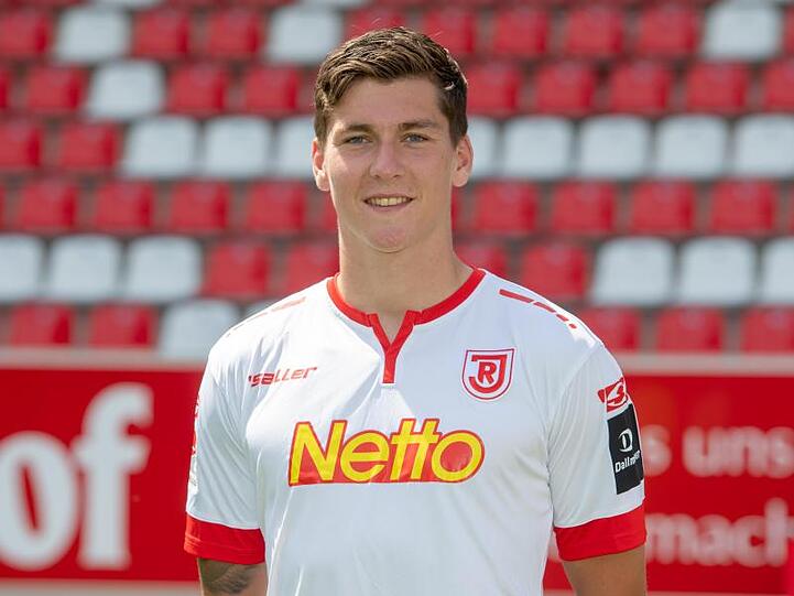 Dominic Volkmer vom SSV Jahn Regensburg. Foto: Armin Weigel/Archiv