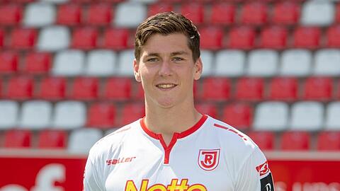 Dominic Volkmer vom SSV Jahn Regensburg. Foto: Armin Weigel/Archiv