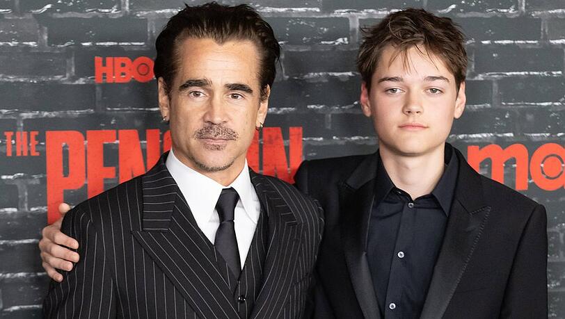 Colin Farrell ist mit seinem jüngeren Sohn Henry zur Premiere von "The Penguin" erscheinen. Sein älterer Sohn James blieb dem Event fern.
