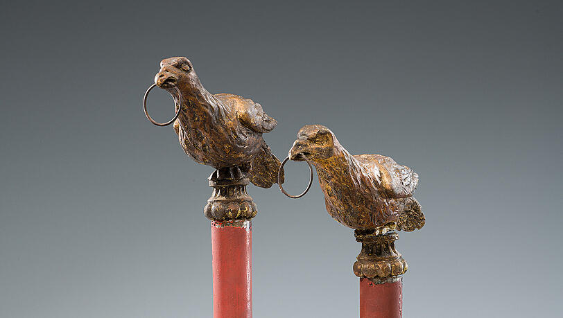 Der Zweck dieser V&ouml;gel ist bis heute nicht restlos gekl&auml;rt. Man kann sie im Nationalmuseum bestaunen.