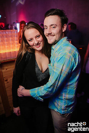 Auch an den Weihnachtsfeiertagen hatte der Neuraum geöffnet. Klicken Sie sich durch die Partybilder vom 24. und 25. Dezember.